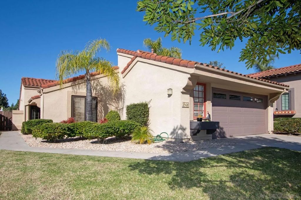 Photo of 17620 Caminito Chiclayo, San Diego, CA 92128 (MLS # 260001444)