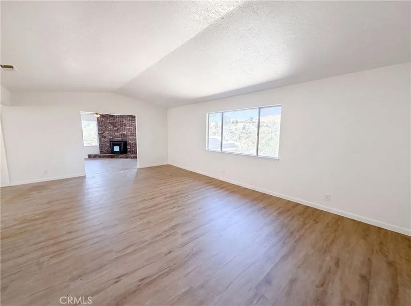 6041 Thornicroft