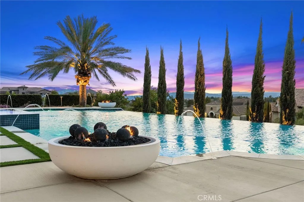 41904 Knoll Vista Lane