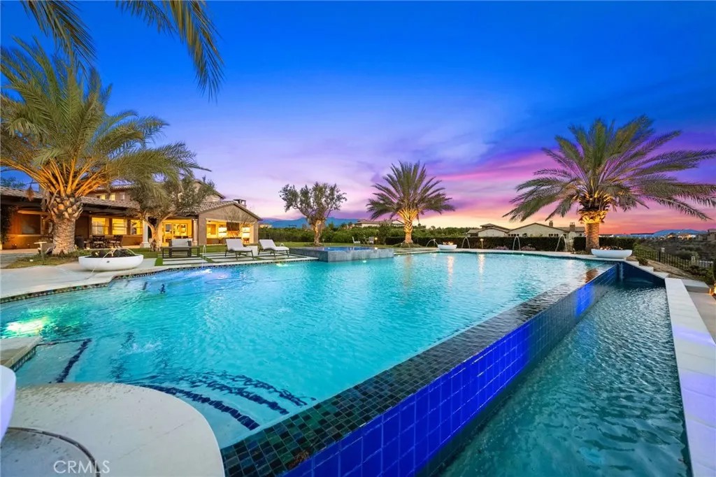 41904 Knoll Vista Lane