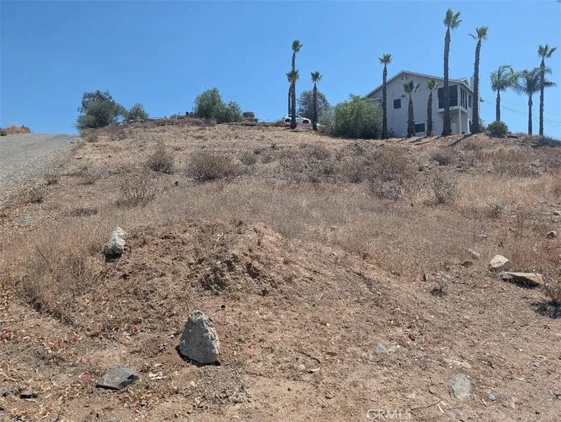 123 Vista Way