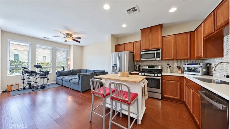 14671 Sherman Way
