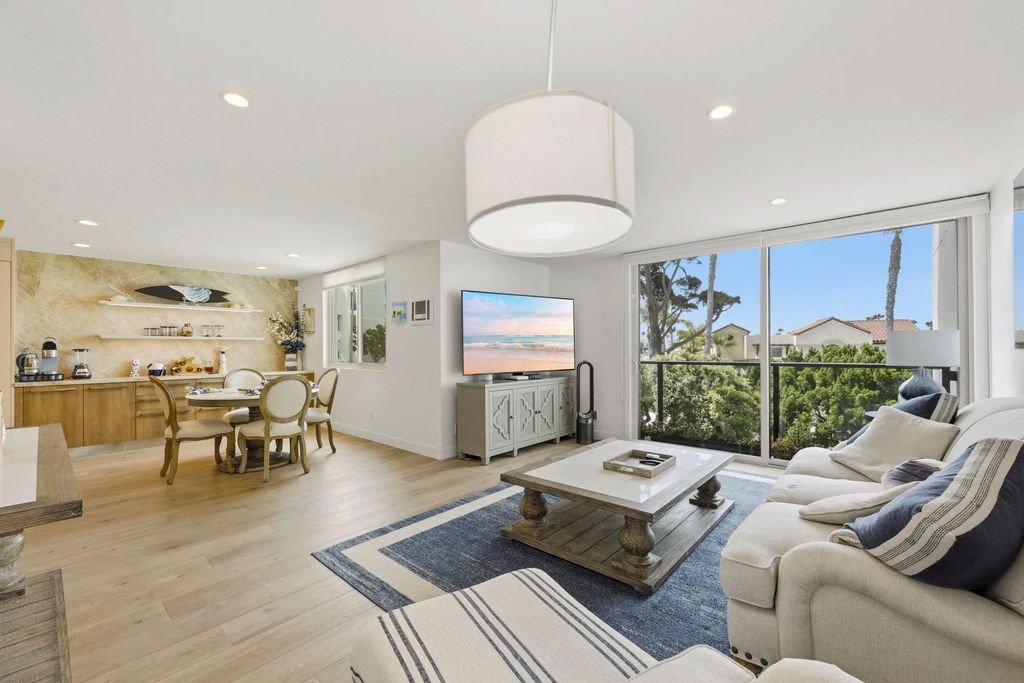 Photo of 909 Coast Blvd #3, La Jolla, CA 92037 (MLS # 260010547)