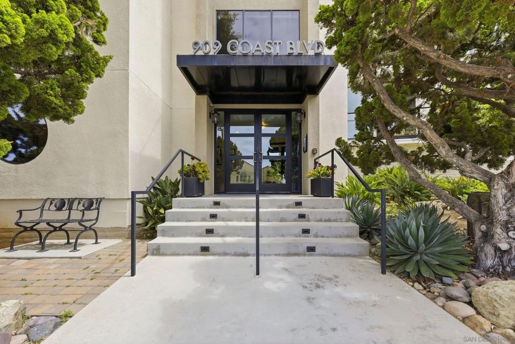 Photo of 909 Coast Blvd #3, La Jolla, CA 92037 (MLS # 260010547)
