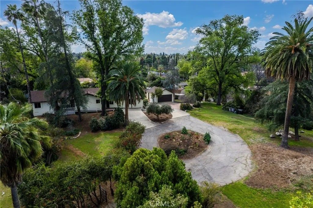 Photo of 120 Franklin Avenue, Redlands, CA 92373 (MLS # IG26041865)