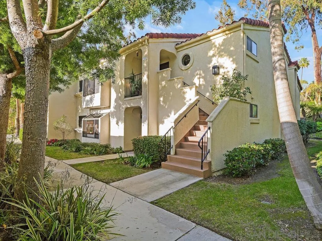 7301 Calle De Fuentes