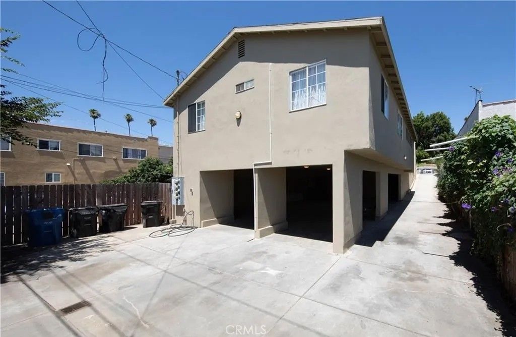 Photo of 3922 W 28th St, Los Angeles, CA 90018 (MLS # DW26092240)
