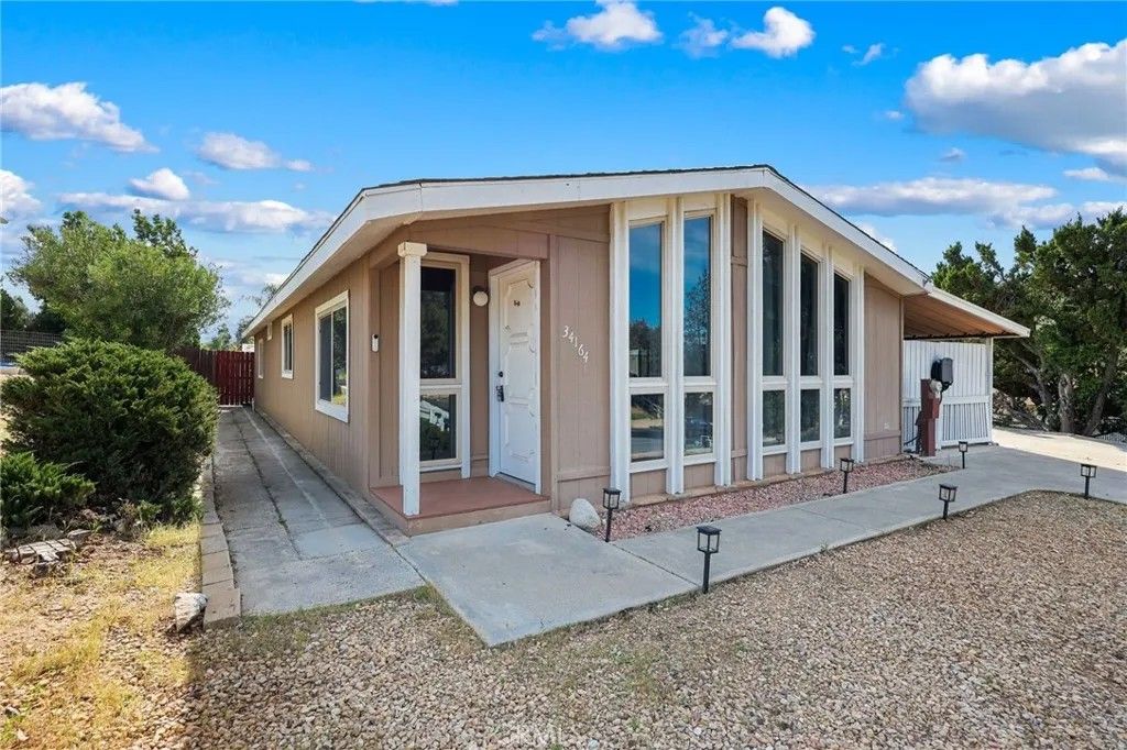 Photo of 34164 Harrow Hill Road, Wildomar, CA 92595 (MLS # SW26024524)