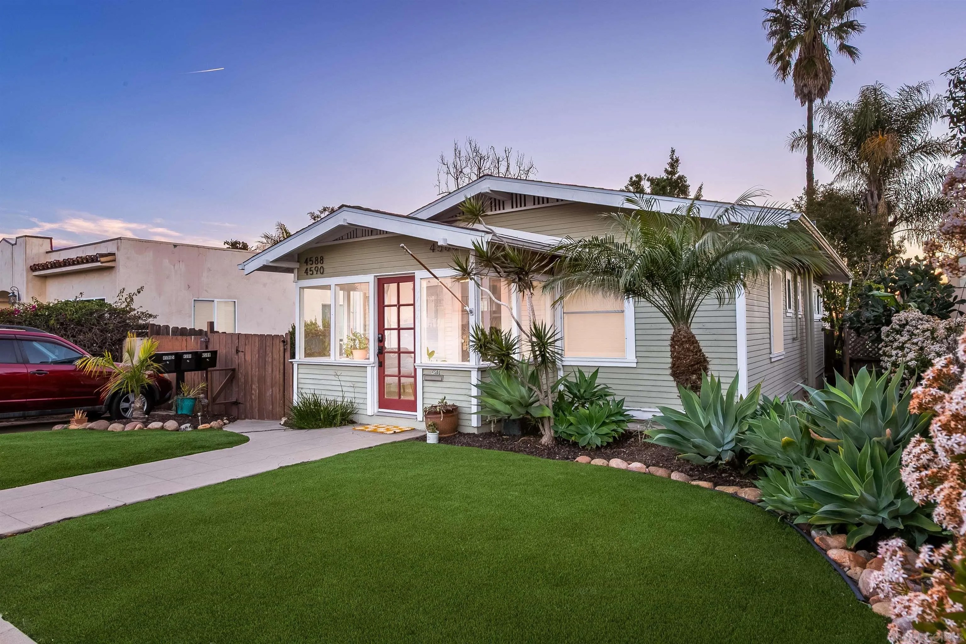 4586-4590 Arizona St