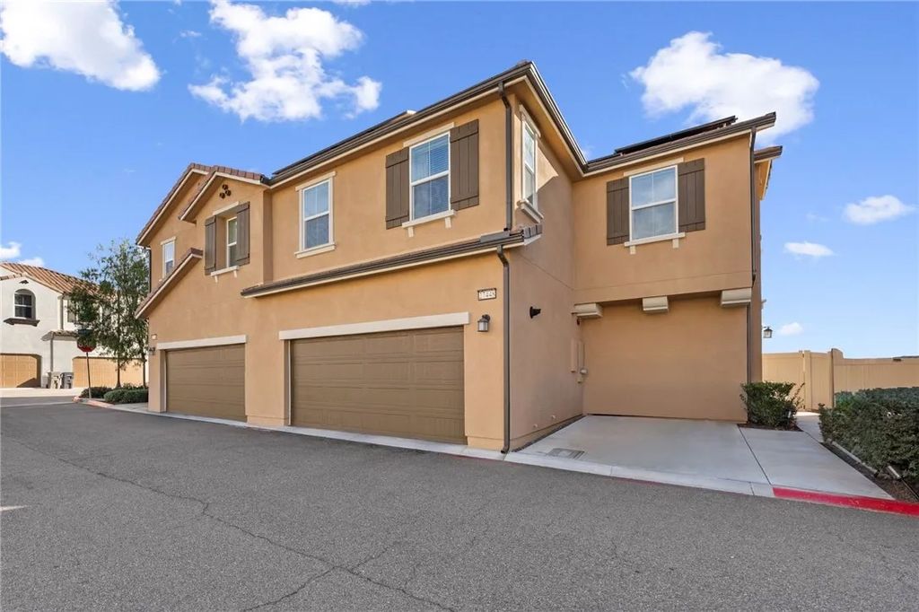 Photo of 27448 Clarise Ln, Murrieta, CA 92562 (MLS # OC25277172)