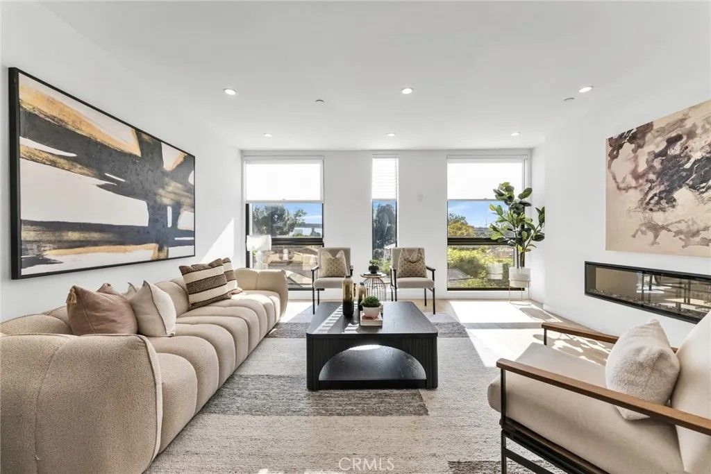 Photo of 11341 Pearl St, Los Angeles, CA 90064 (MLS # TR26014805)