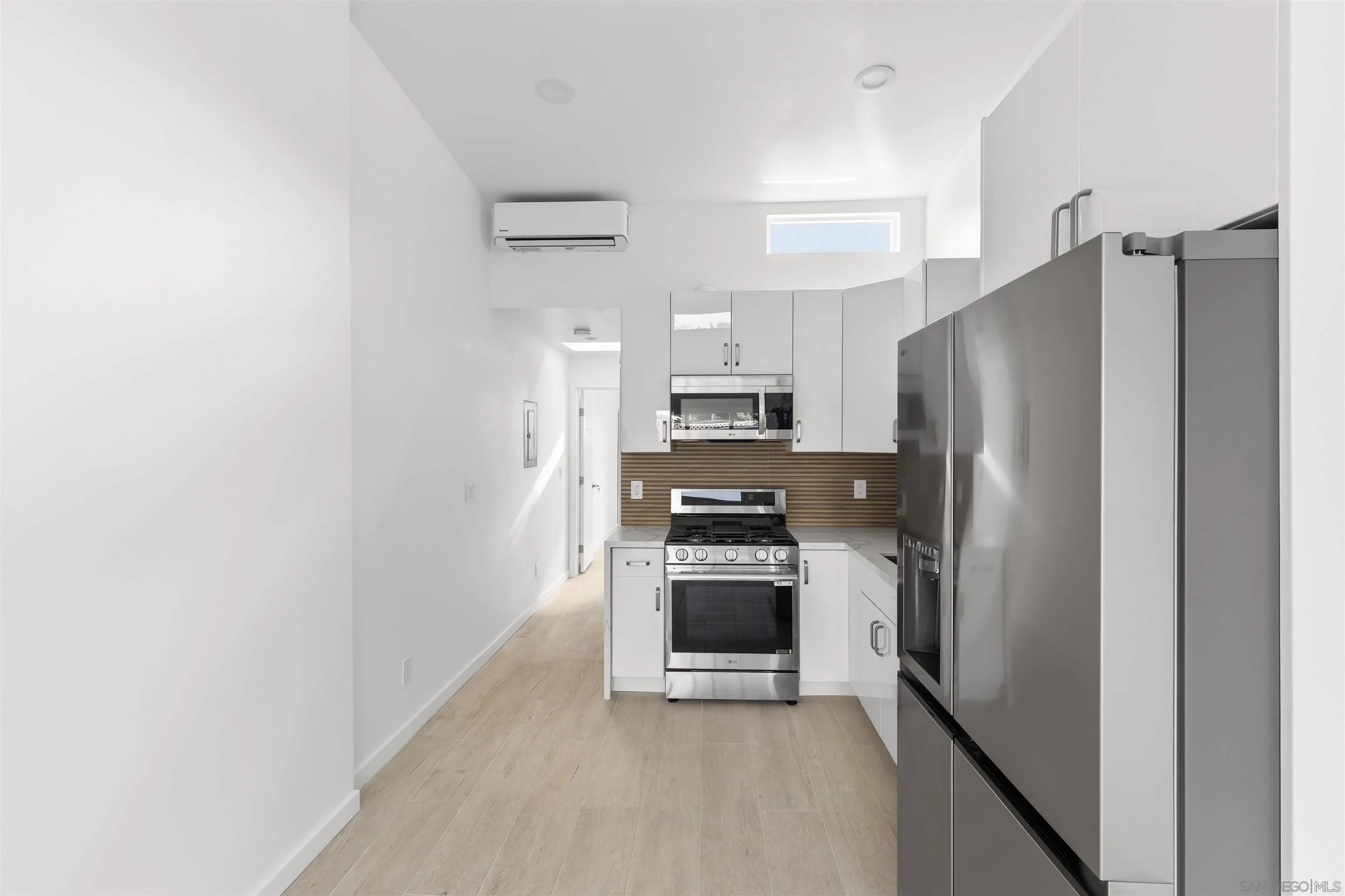 319 Rosecrans St Side Unit