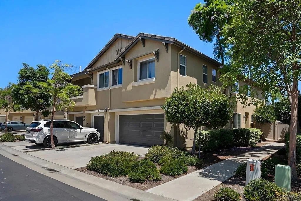 1242 STAGECOACH TRAIL LOOP