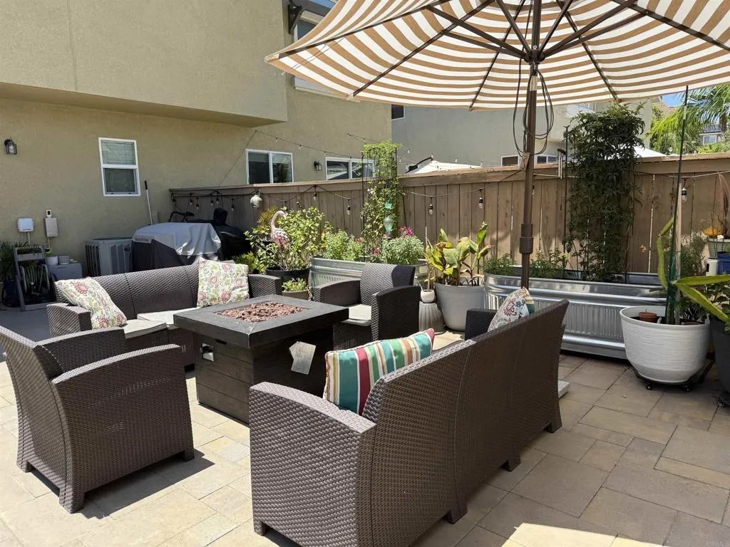1242 STAGECOACH TRAIL LOOP