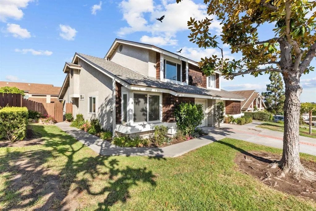 2353 Edenbridge Ln