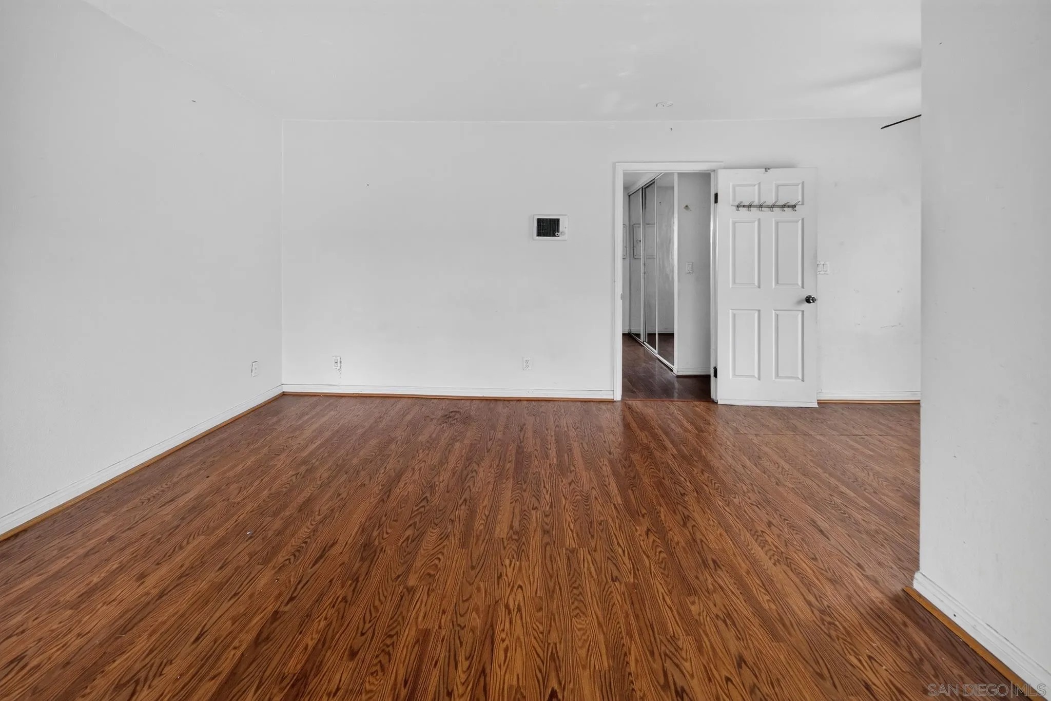 4346 52nd Street 10