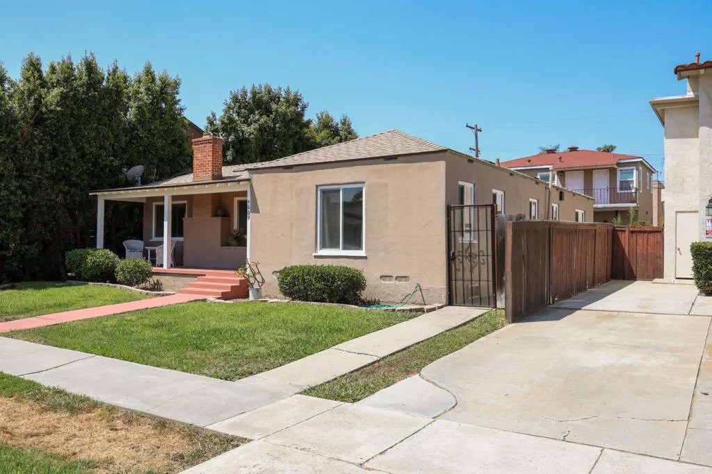 4662 Bancroft