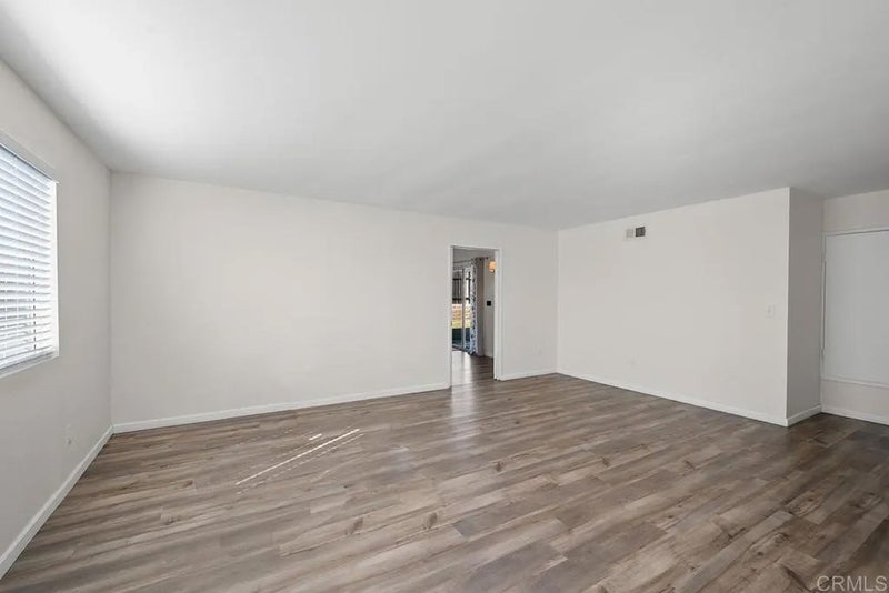 305 E Oxford Street