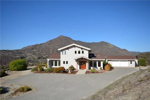 Photo of 2670 Vista Del Rio, Fallbrook, CA 92028 (MLS # SW25257948)