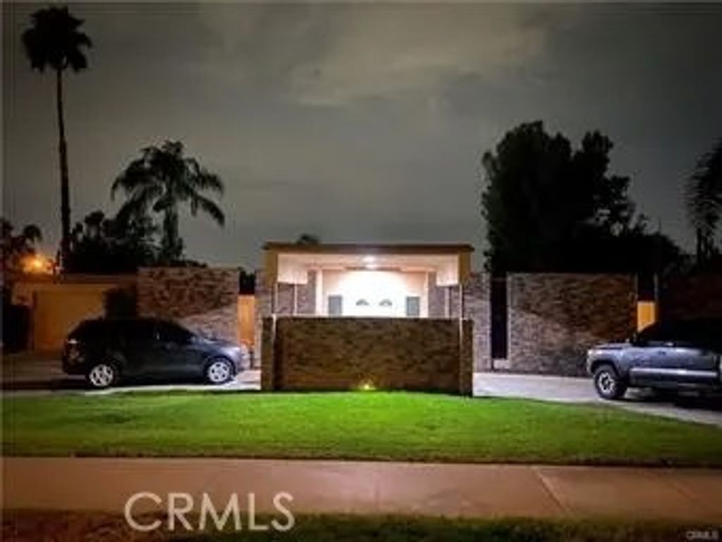 Photo of 1156 Lyndhurst Dr, Riverside, CA 92507 (MLS # CV25281352)