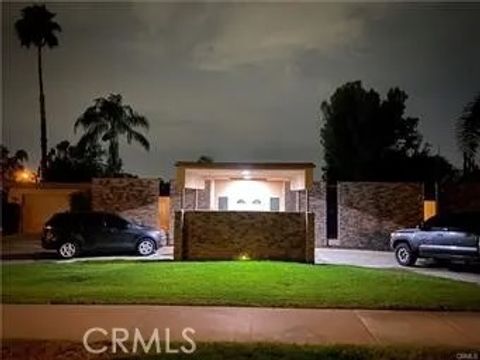 Photo of 1156 Lyndhurst Dr, Riverside, CA 92507 (MLS # CV25281352)