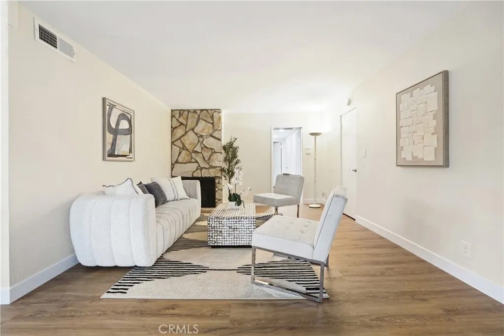 Photo of 5252 Agnes AVE #2, Valley Village, CA 91607 (MLS # SR26197098)