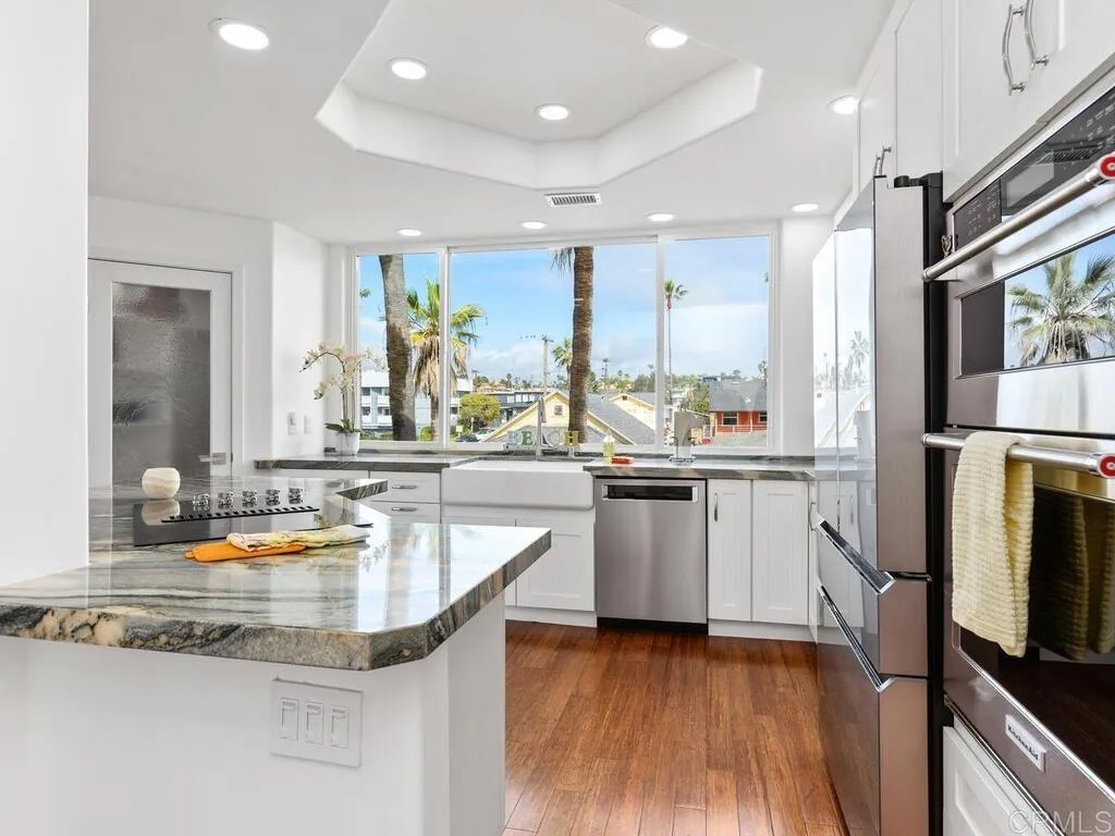 901 S Pacific Street 302