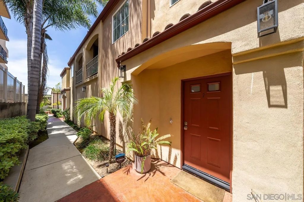 Photo of 88 4th Ave #7, Chula Vista, CA 91910 (MLS # 260010020)