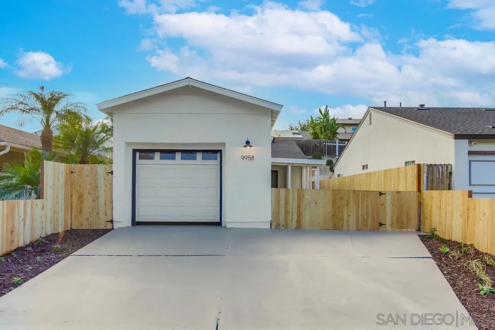 9958 Paseo Montalban