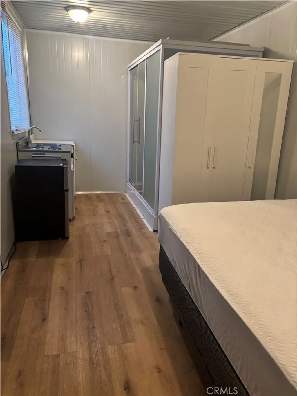 Photo of 37 Garden Dr, Bakersfield, CA 93307 (MLS # CV25278990)