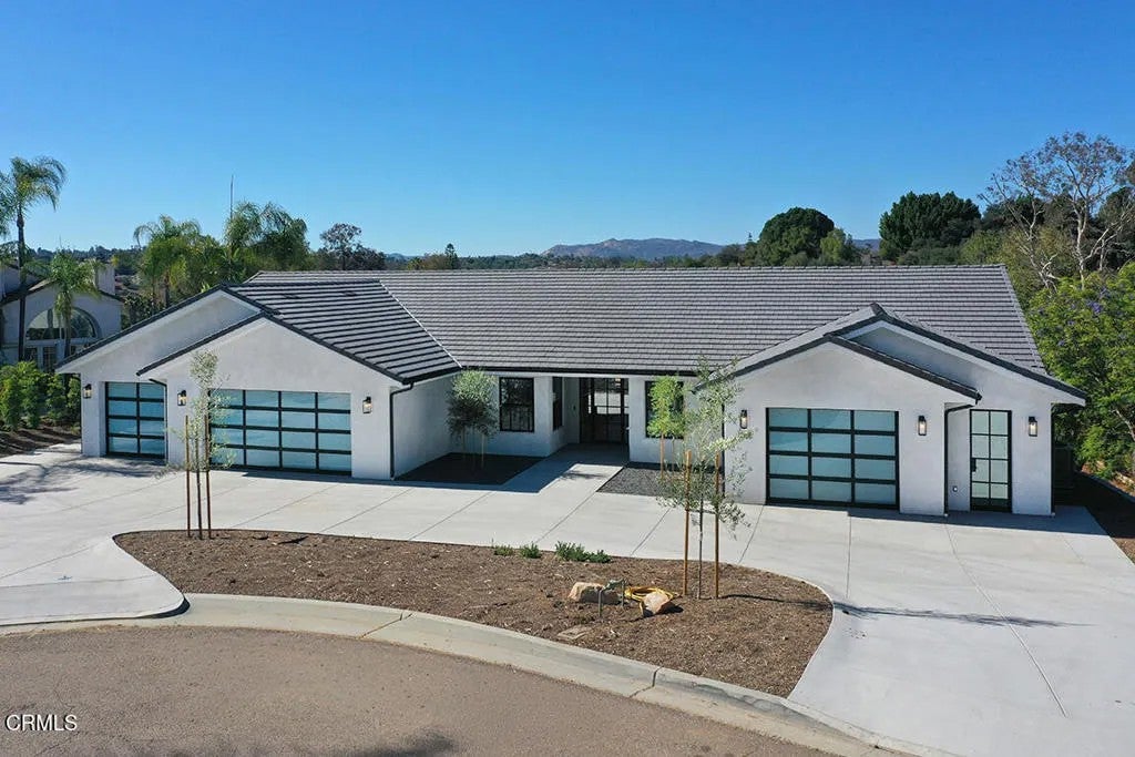 Photo of 1048 Canyon Creek Place, Escondido, CA 92025 (MLS # P1-27837)