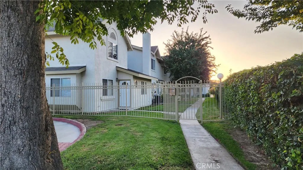 1425 S White A