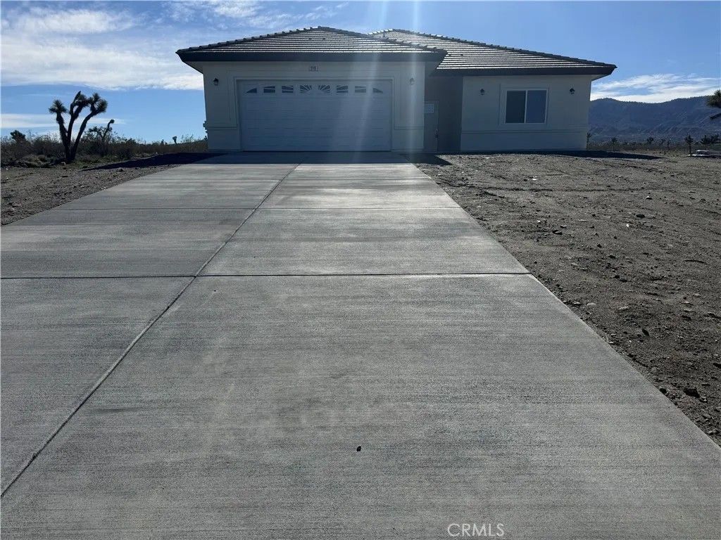 Photo of 2115 Seville Pl, Pinon Hills, CA 92372 (MLS # DW26010061)