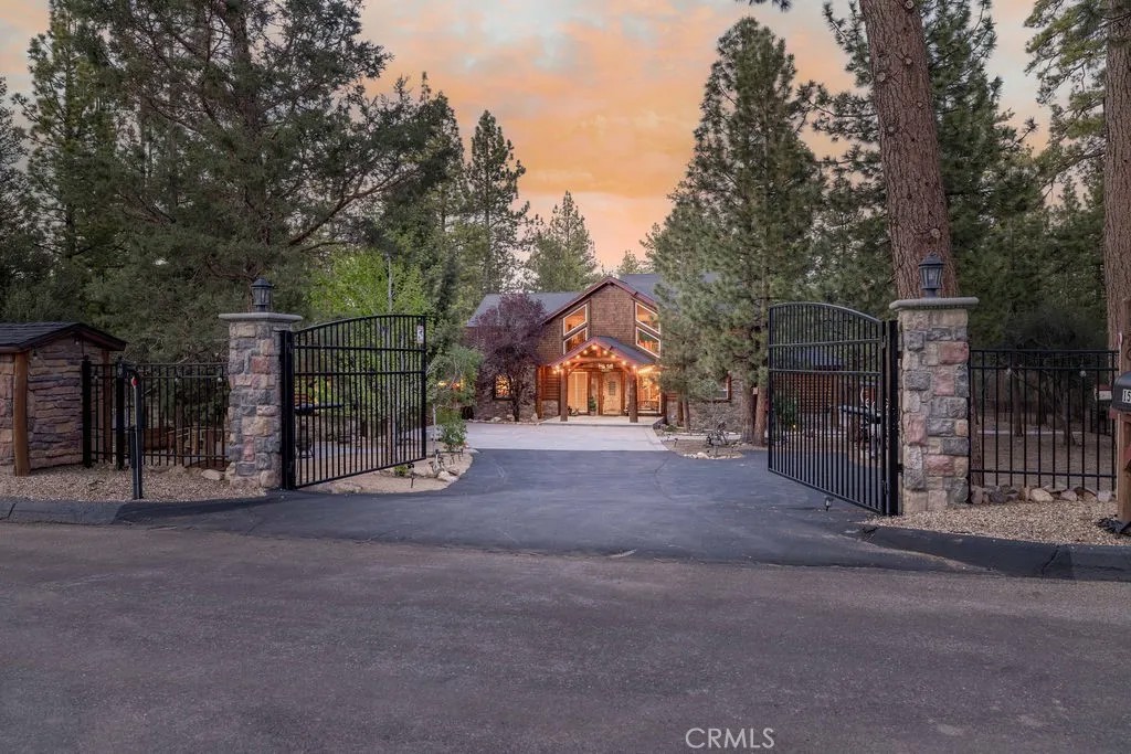 1520 Alderwood Court