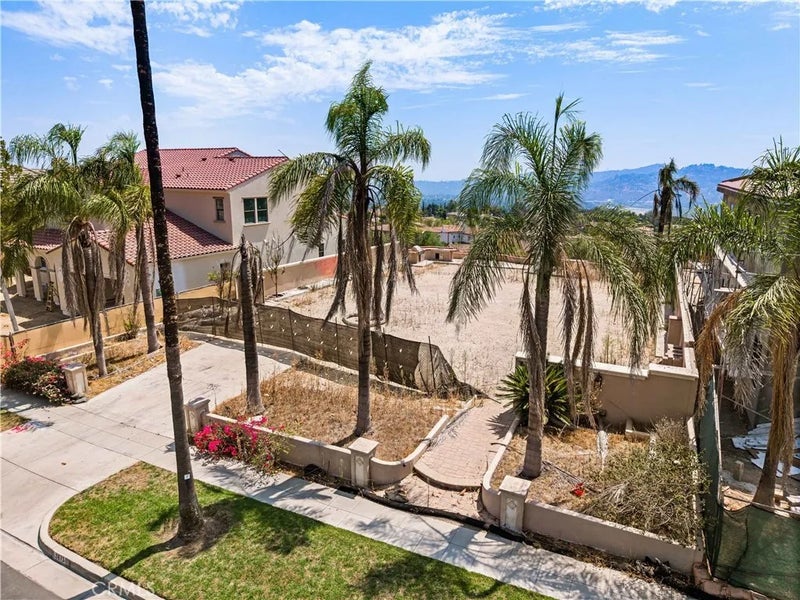 3873 Lilac Canyon Ln