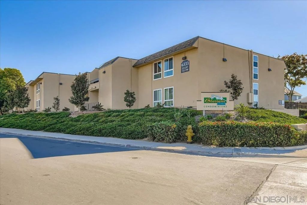 Photo of 6333 Mount Ada Rd #279, San Diego, CA 92111 (MLS # 2600435)