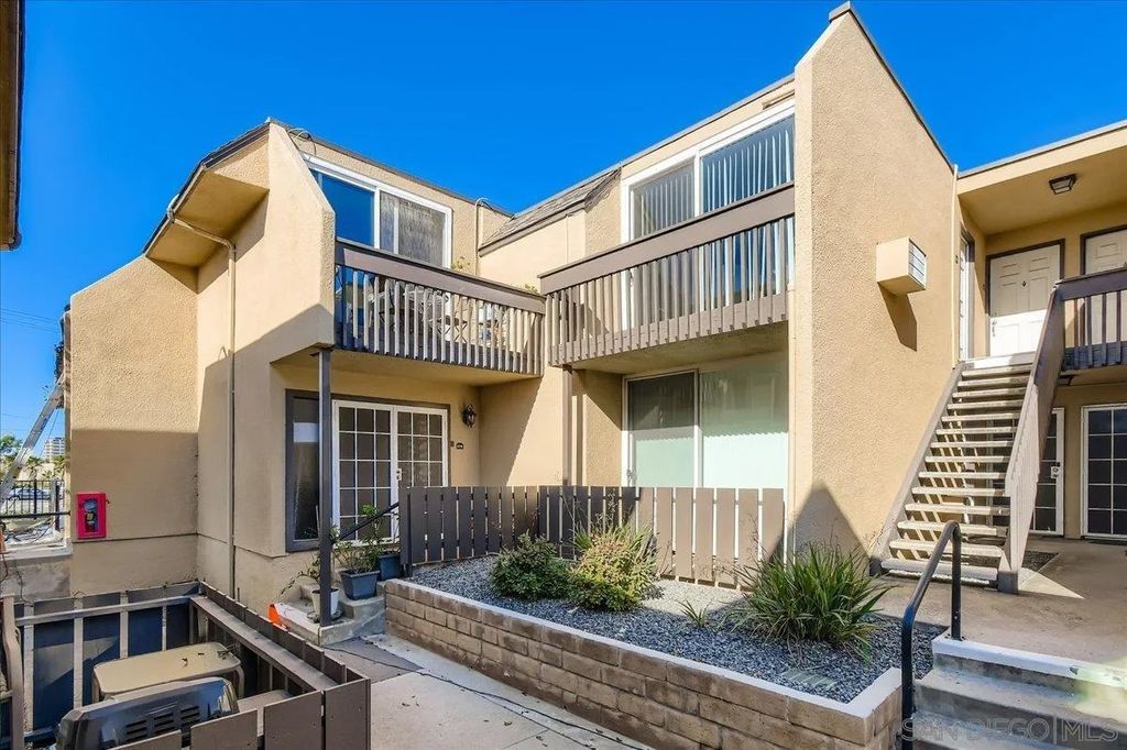 Photo of 6333 Mount Ada Rd #279, San Diego, CA 92111 (MLS # 2600435)