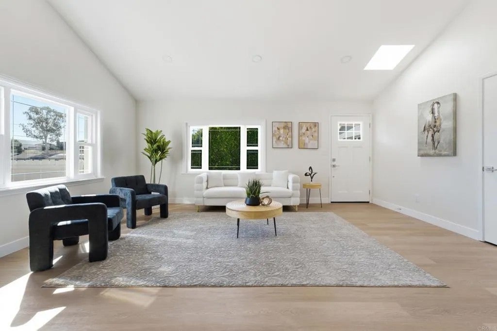 8722 Vanguard Place