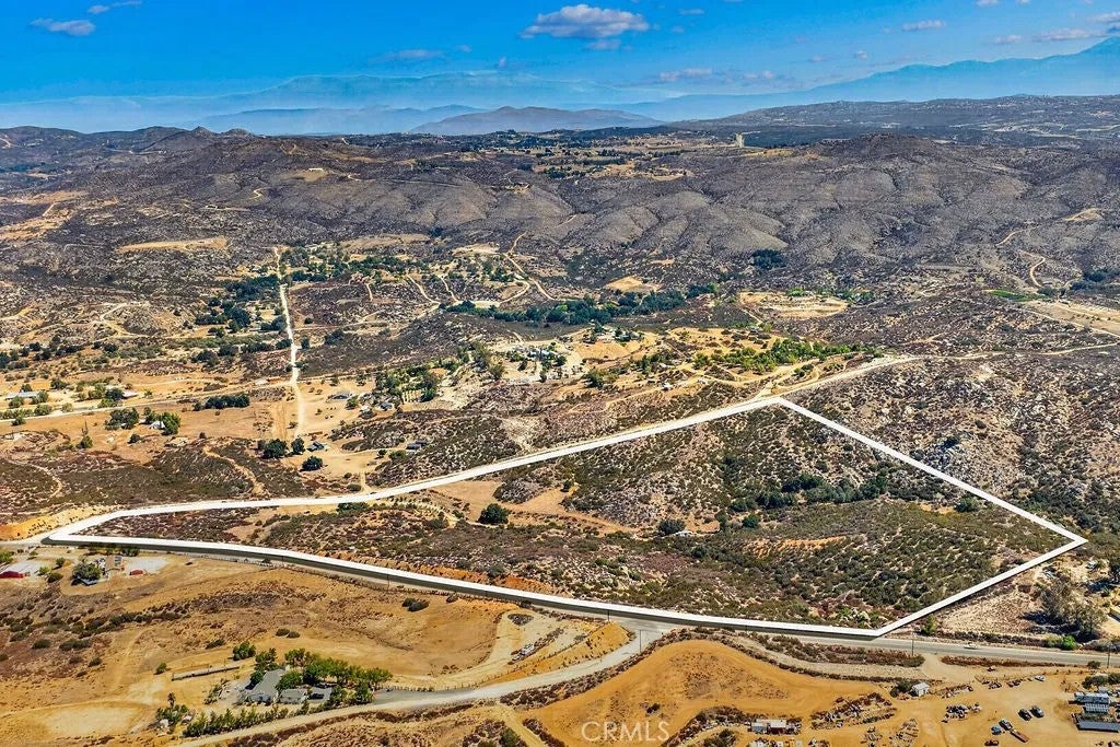 40200 E Benton