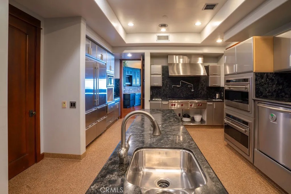 2284 Sunshine Mountain Road