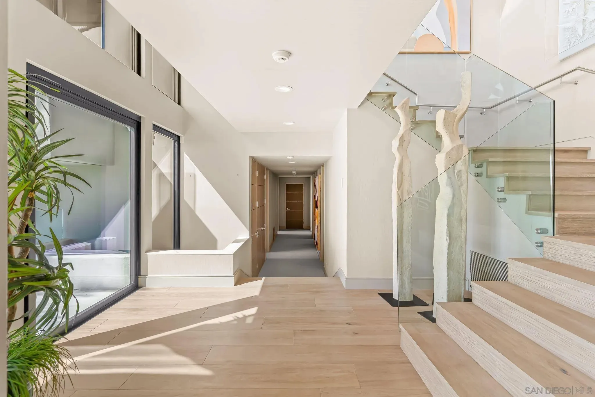 La Jolla, California 92037, United States, 4 Bedrooms Bedrooms, ,6 BathroomsBathrooms,Residential,Active,186082