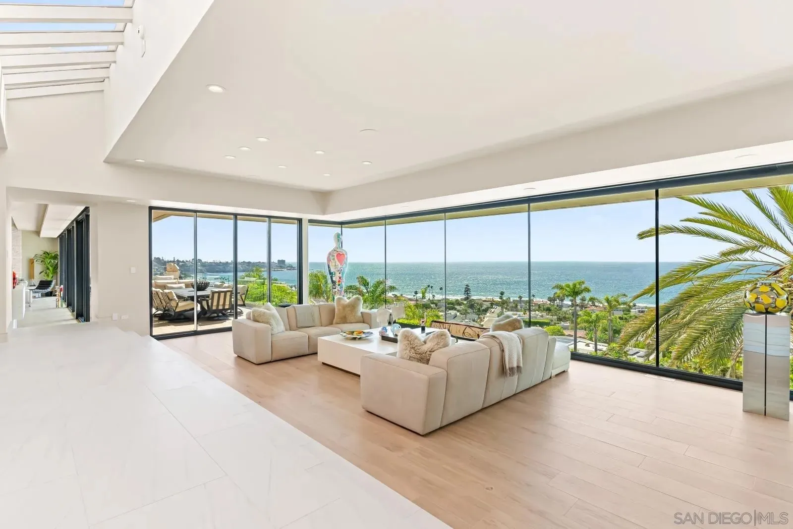 La Jolla, California 92037, United States, 4 Bedrooms Bedrooms, ,6 BathroomsBathrooms,Residential,Active,186082