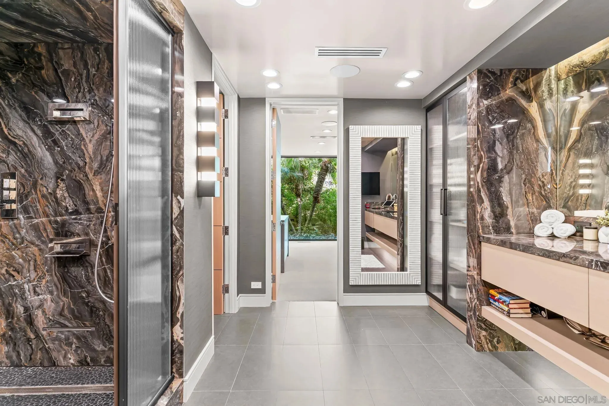 La Jolla, California 92037, United States, 4 Bedrooms Bedrooms, ,6 BathroomsBathrooms,Residential,Active,186082