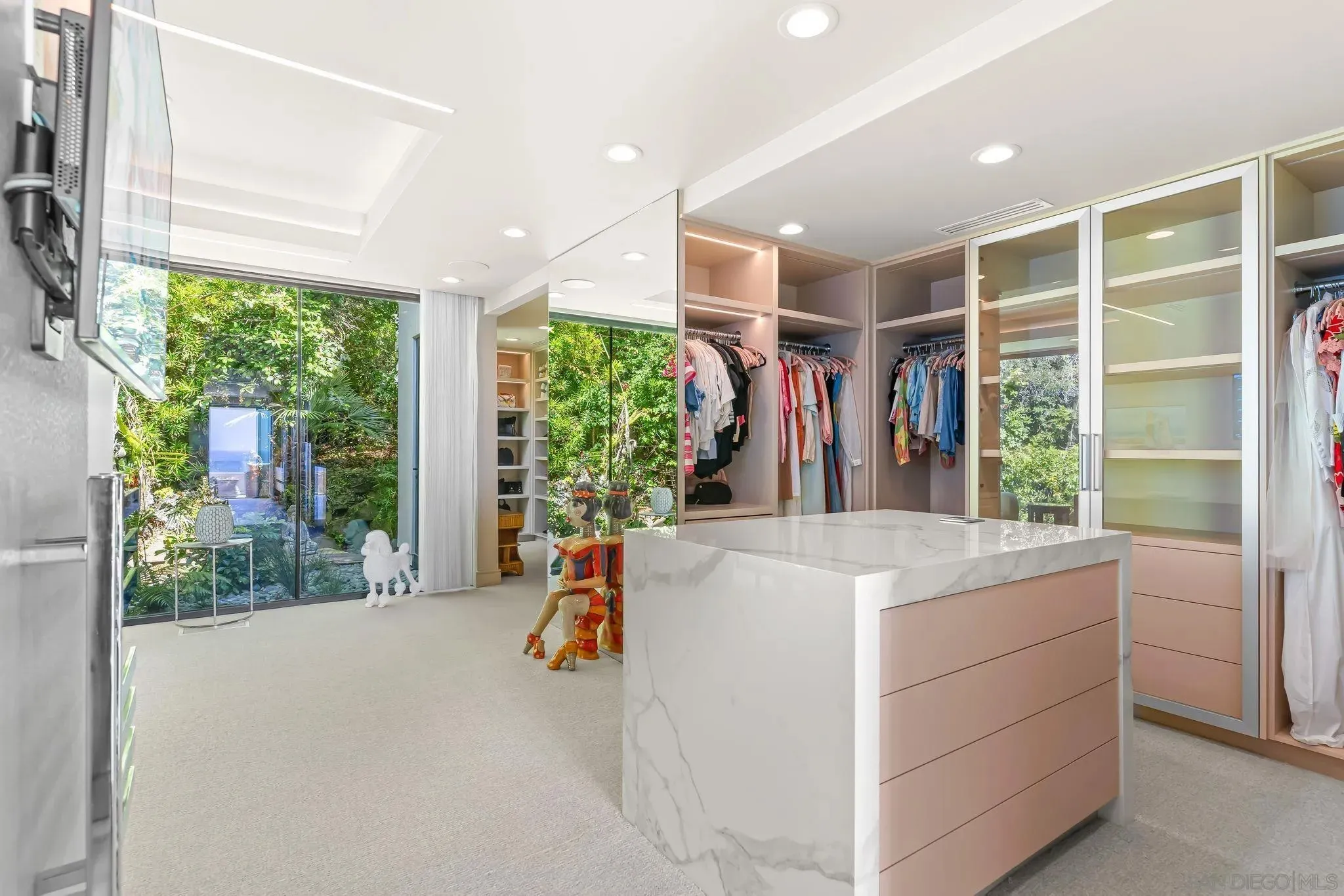 La Jolla, California 92037, United States, 4 Bedrooms Bedrooms, ,6 BathroomsBathrooms,Residential,Active,186082