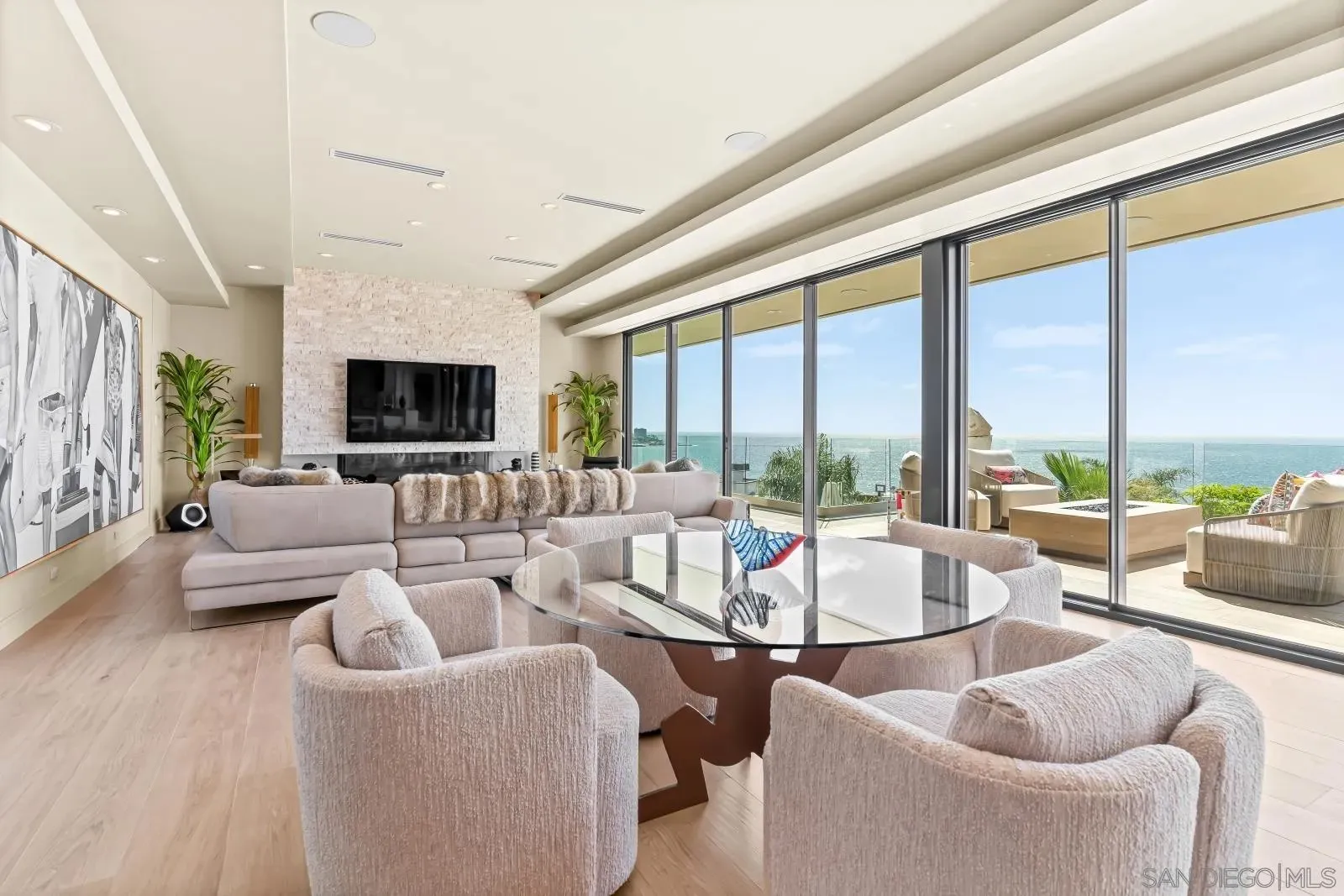 La Jolla, California 92037, United States, 4 Bedrooms Bedrooms, ,6 BathroomsBathrooms,Residential,Active,186082