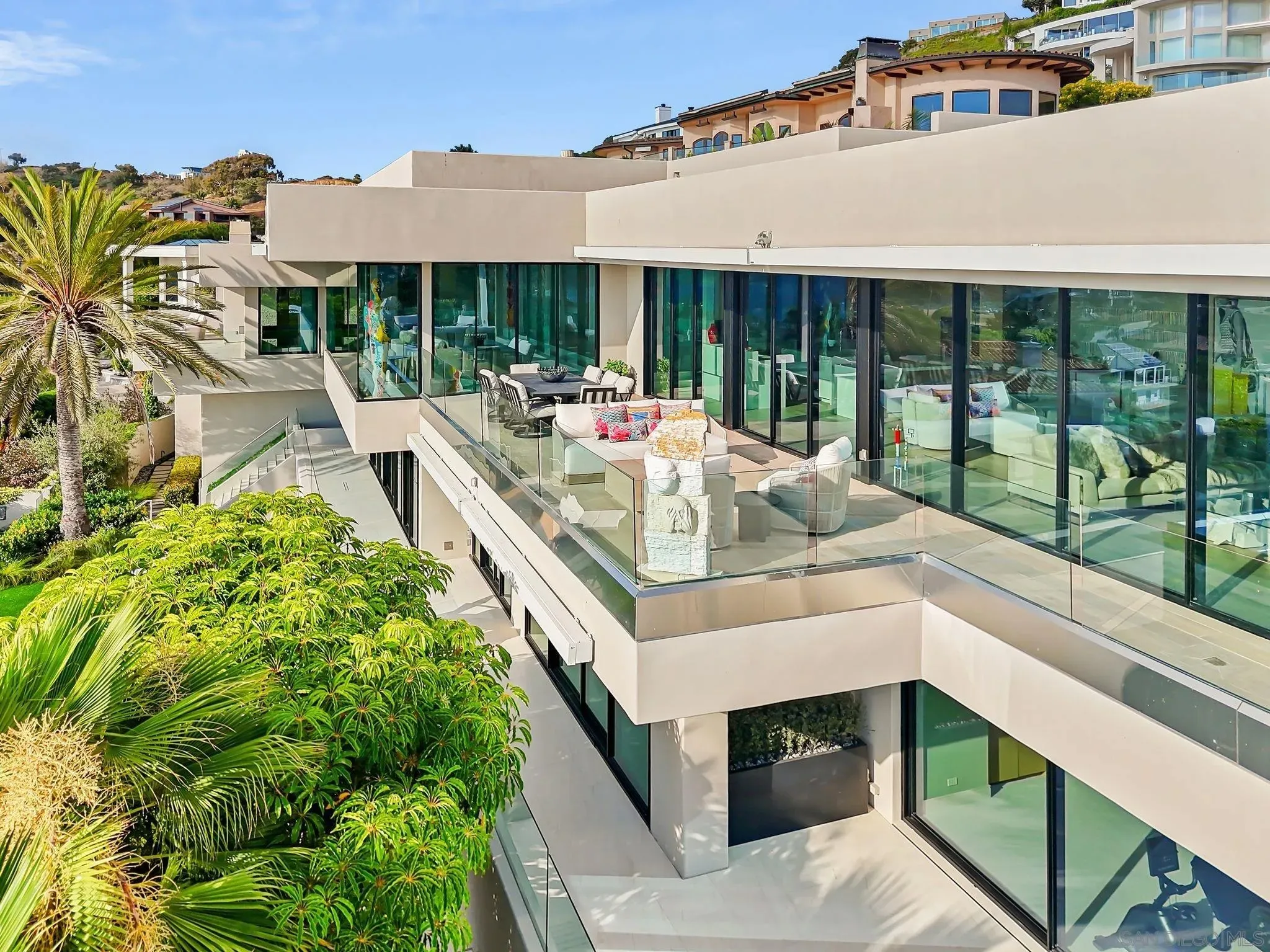 La Jolla, California 92037, United States, 4 Bedrooms Bedrooms, ,6 BathroomsBathrooms,Residential,Active,186082