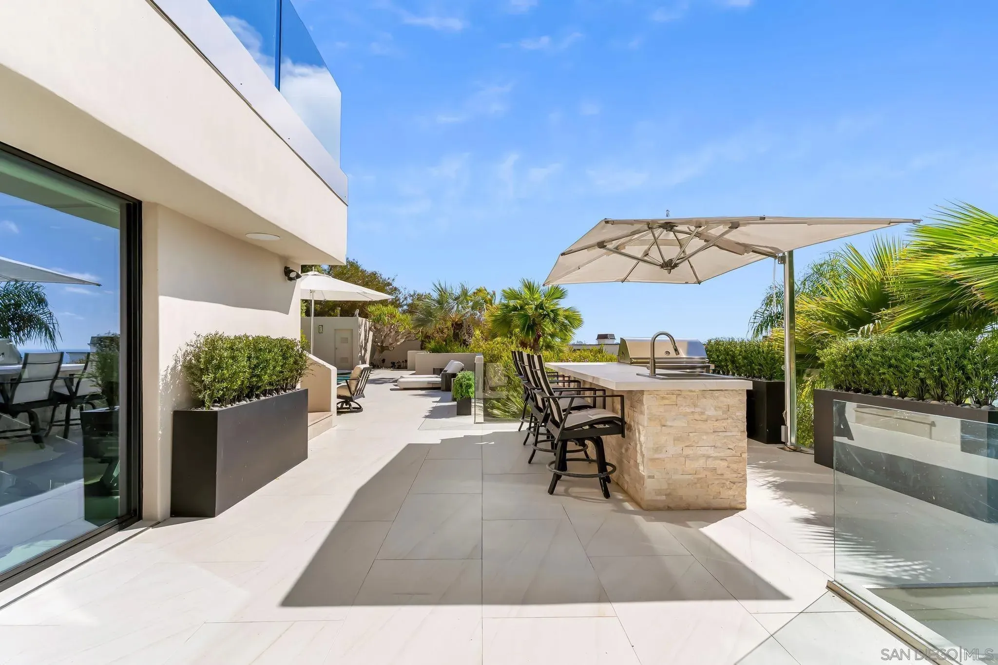 La Jolla, California 92037, United States, 4 Bedrooms Bedrooms, ,6 BathroomsBathrooms,Residential,Active,186082