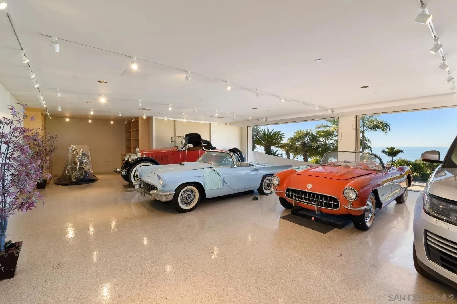 La Jolla, California 92037, United States, 4 Bedrooms Bedrooms, ,6 BathroomsBathrooms,Residential,Active,186082