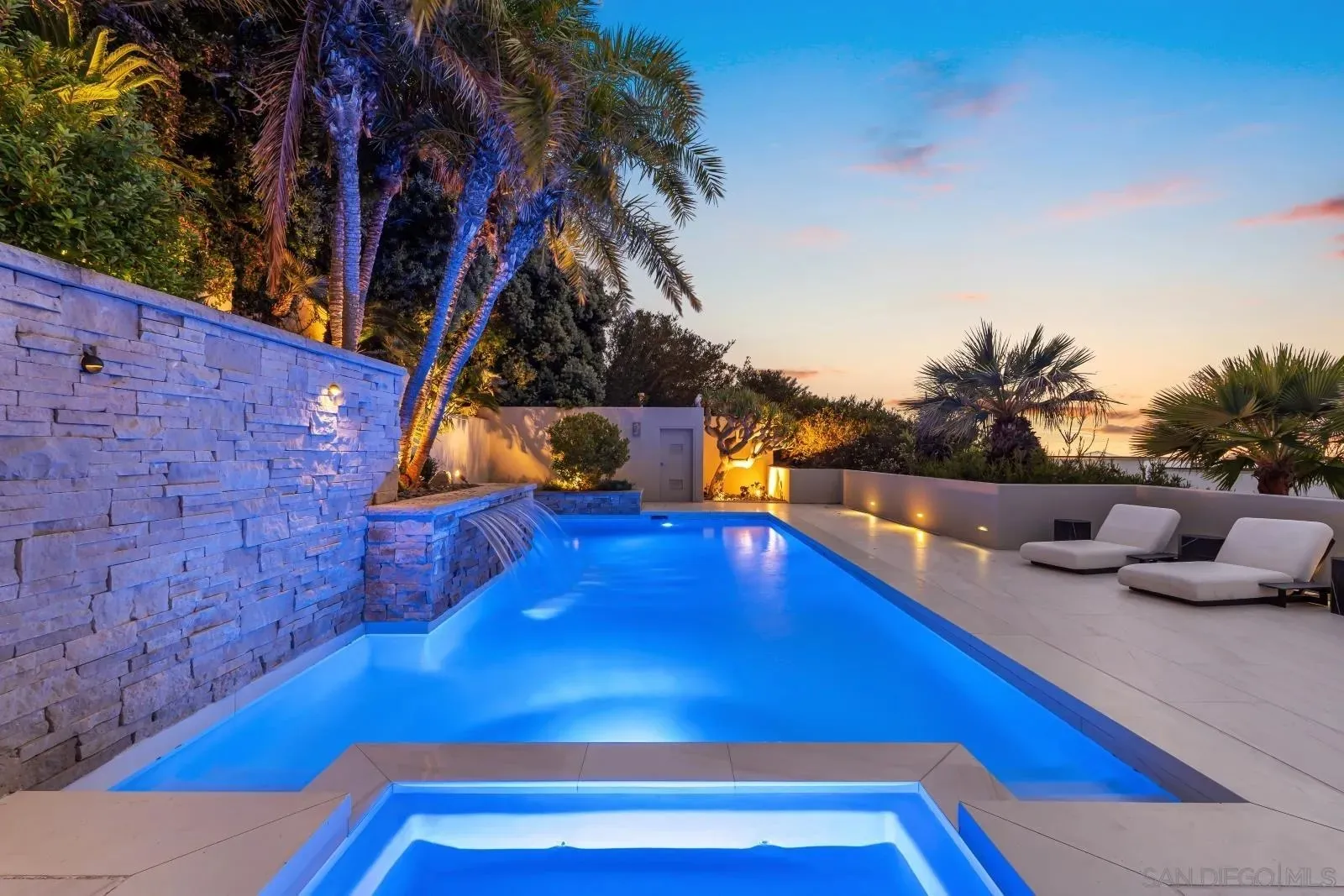 La Jolla, California 92037, United States, 4 Bedrooms Bedrooms, ,6 BathroomsBathrooms,Residential,Active,186082