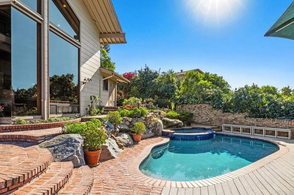 1605 Vista Del Valle